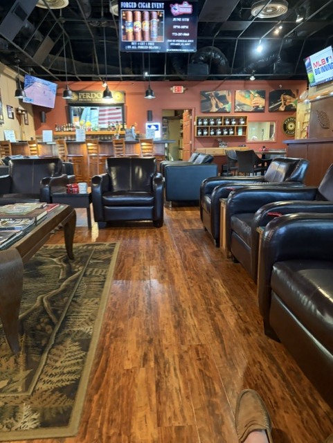 Black Dog Cigar Bar